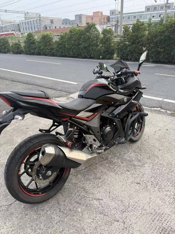 二手豪爵铃木GSX250R