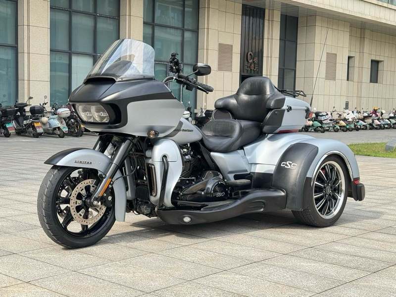 二手哈雷戴维森Tri Glide