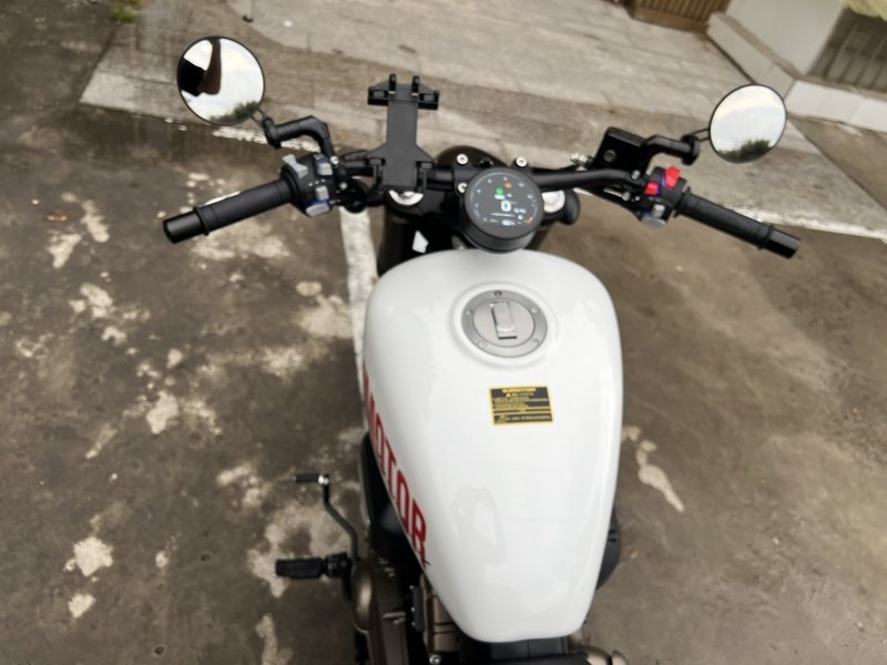 二手QJMOTOR闪300