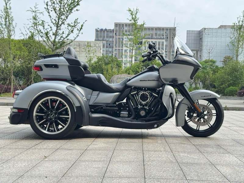 二手哈雷戴维森Tri Glide