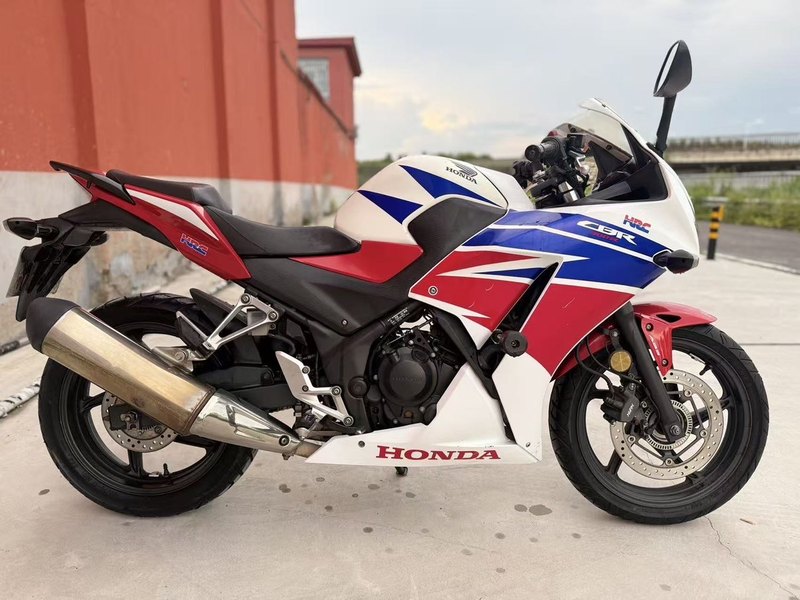 二手新大洲本田CBR300R