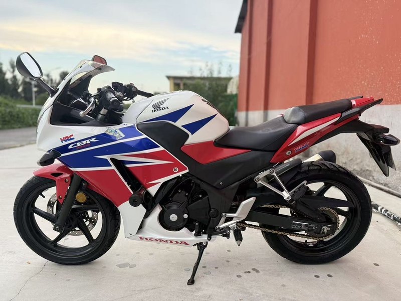 二手新大洲本田CBR300R