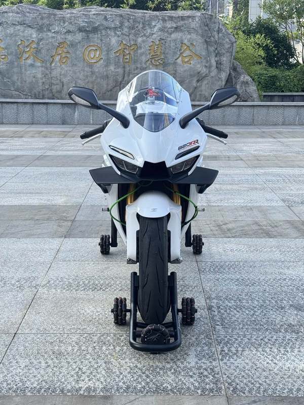 二手张雪机车820RR