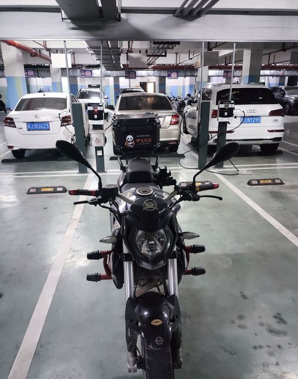 二手贝纳利红宝龙 TNT150i