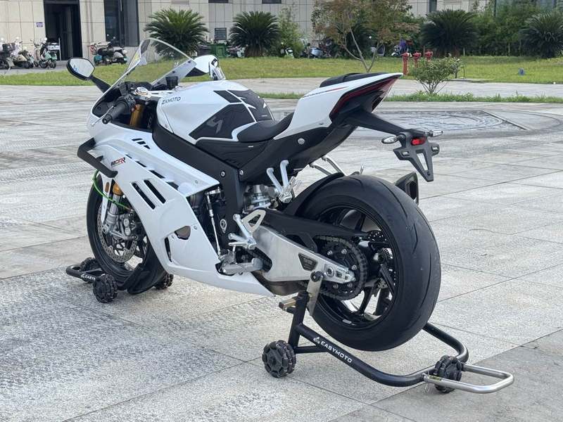 二手张雪机车820RR
