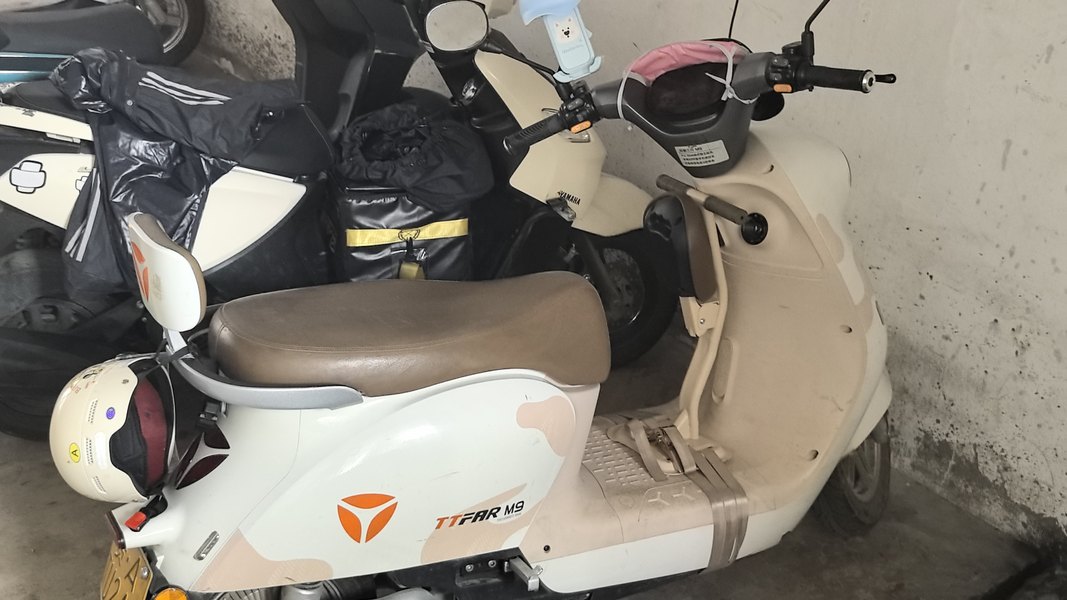 二手雅迪冠能 M9