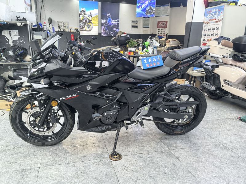 二手豪爵铃木GSX250R