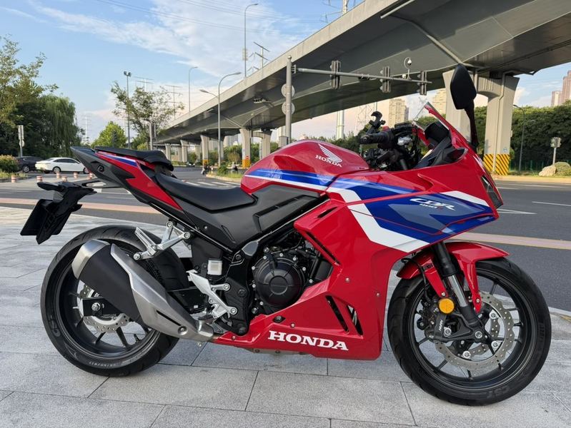二手本田CBR400R