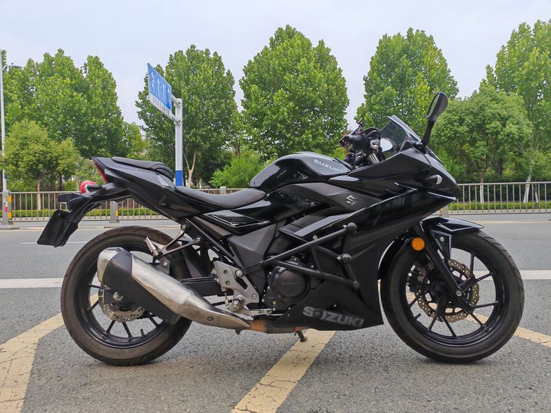 二手豪爵铃木GSX250R