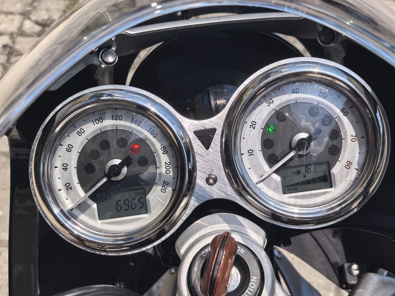 二手凯旋Thruxton