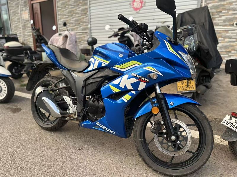 二手济南铃木极客飒 Gixxer 155