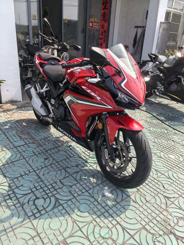 二手本田CBR400R