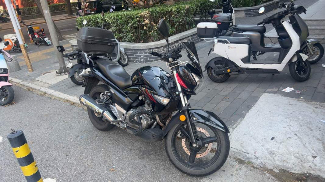 二手豪爵铃木骊驰 GW250