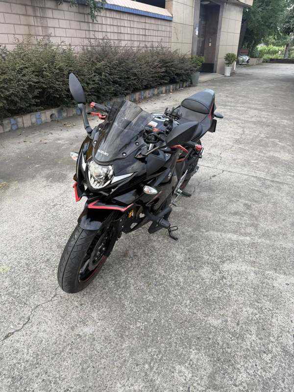 二手豪爵铃木GSX250R