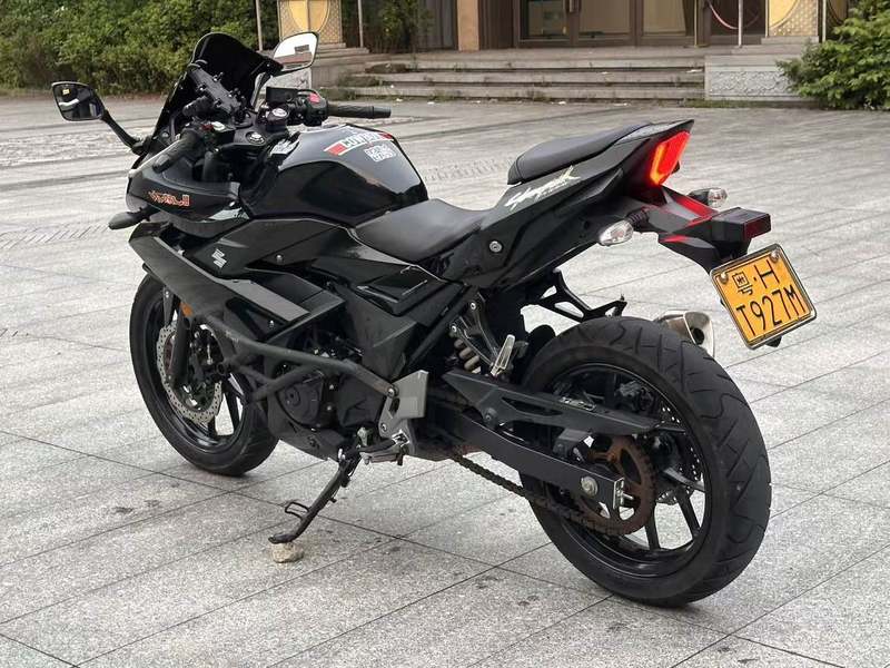二手豪爵铃木GSX250R