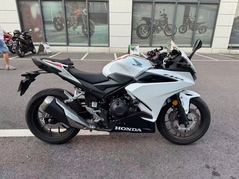 二手本田CBR400R
