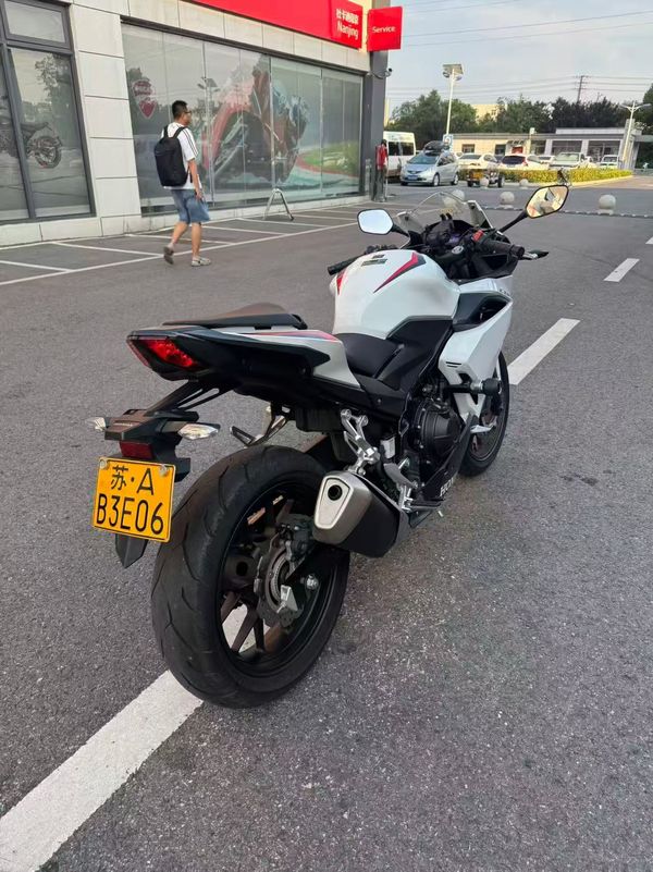 二手本田CBR400R