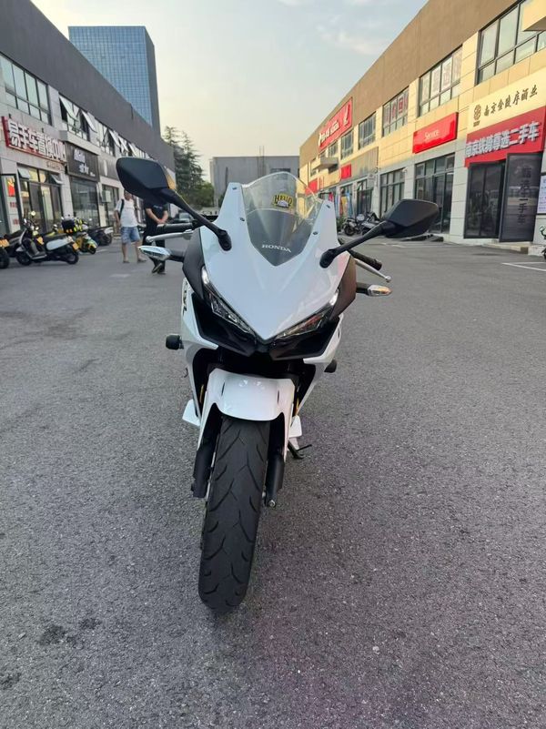 二手本田CBR400R