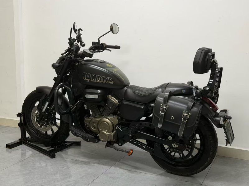 二手QJMOTOR闪300