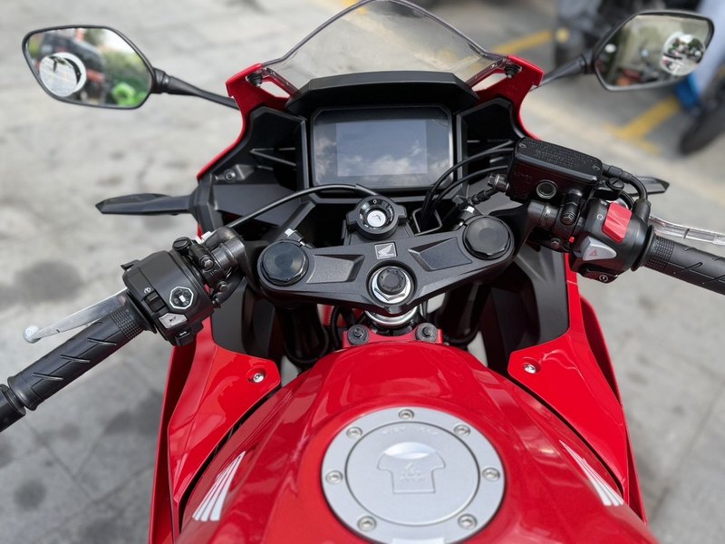 二手本田CBR400R