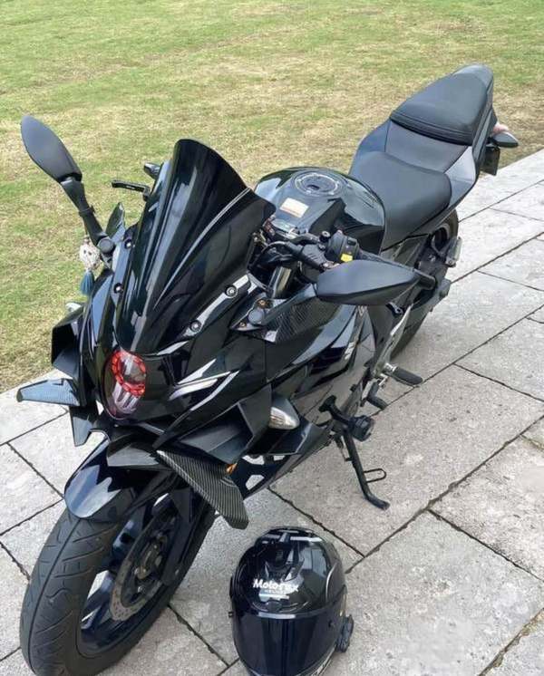 二手豪爵铃木GSX250R