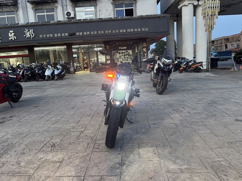 二手贝纳利蓝宝龙 BN302S