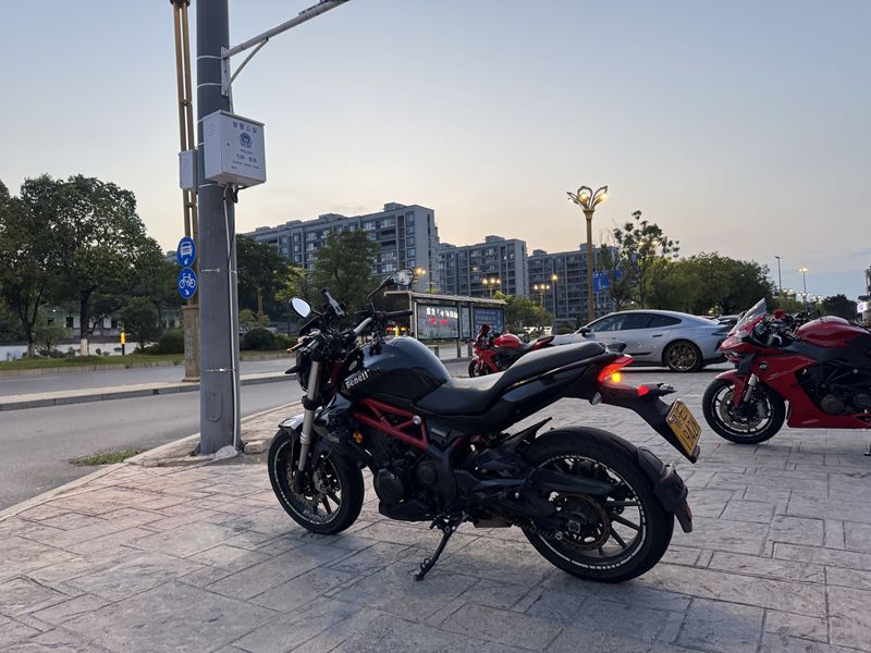 二手贝纳利蓝宝龙 BN302S