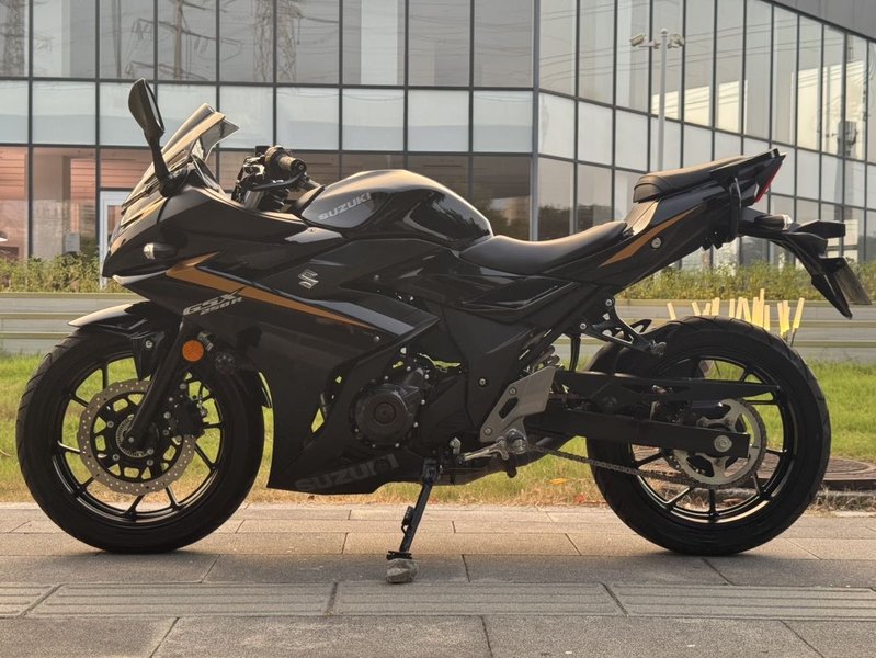 二手豪爵铃木GSX250R