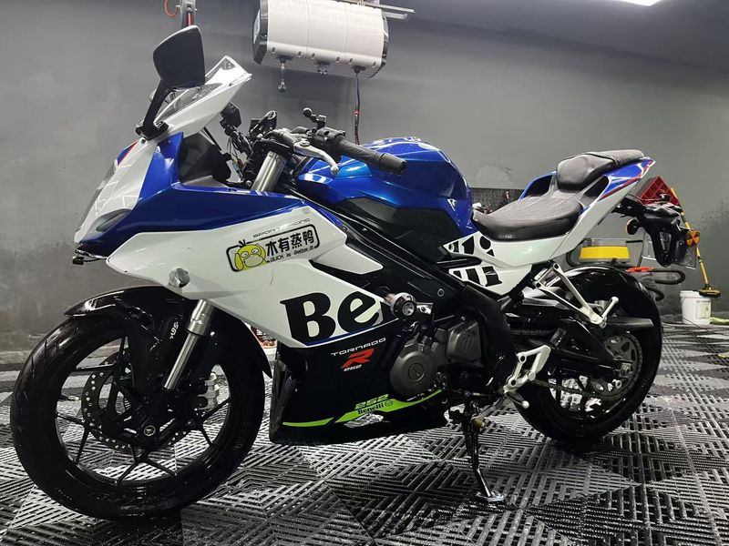 二手贝纳利龙卷风 Tornado 252R