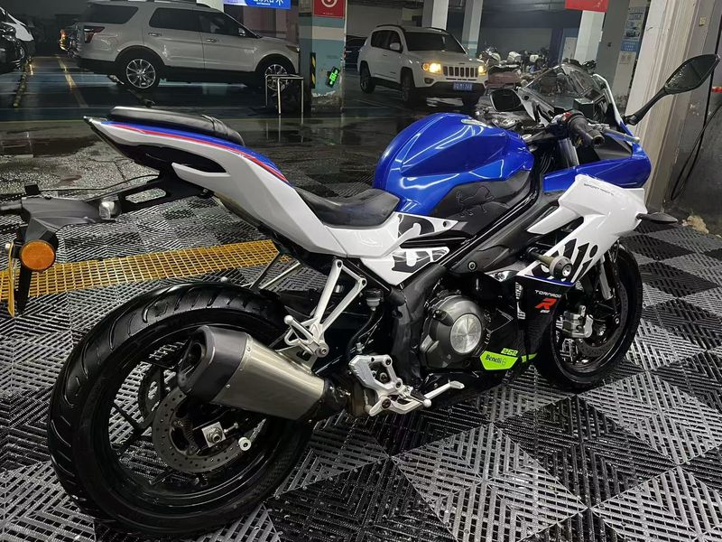 二手贝纳利龙卷风 Tornado 252R