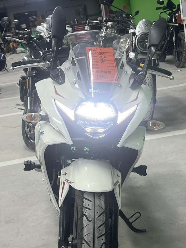 二手豪爵铃木GSX250R