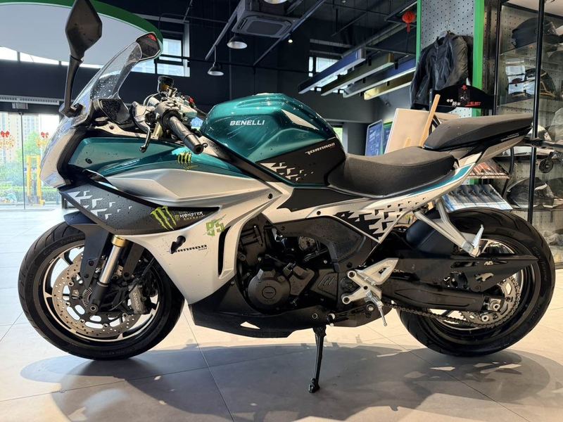 二手贝纳利龙卷风 Tornado 552R