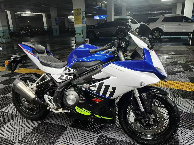 二手贝纳利龙卷风 Tornado 252R