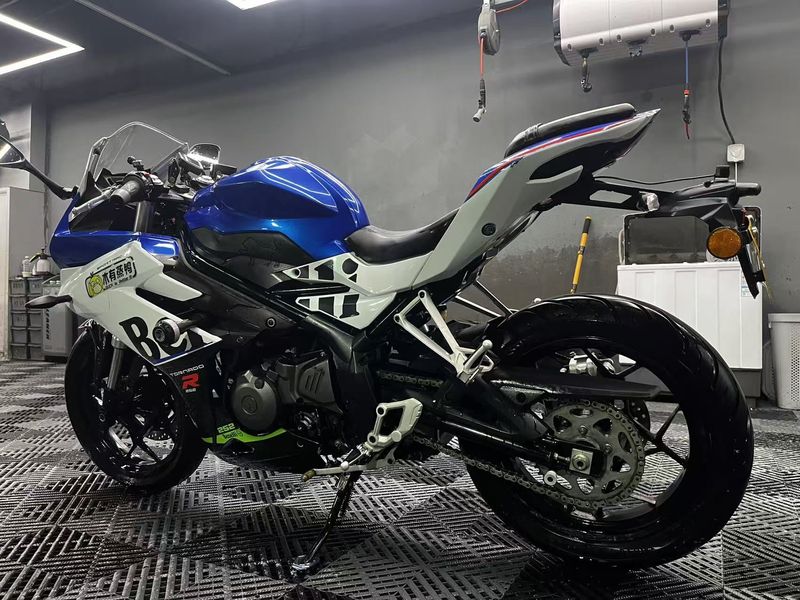 二手贝纳利龙卷风 Tornado 252R