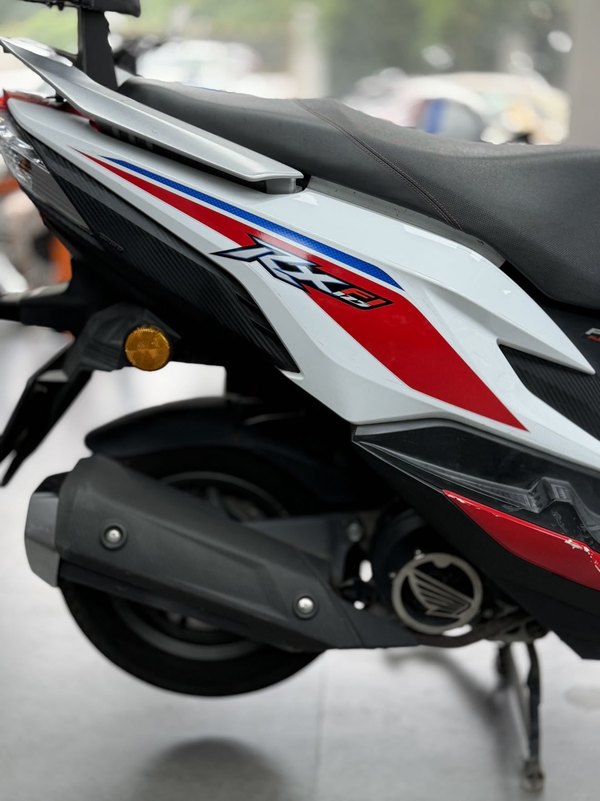 二手新大洲本田裂行 RX125Fi