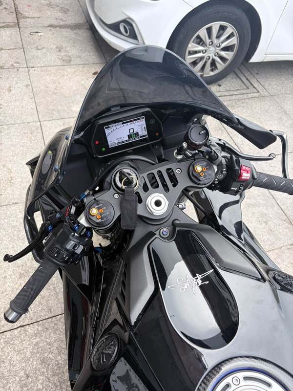 二手雅马哈YZF-R1