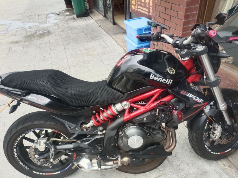 二手贝纳利蓝宝龙 BN302S