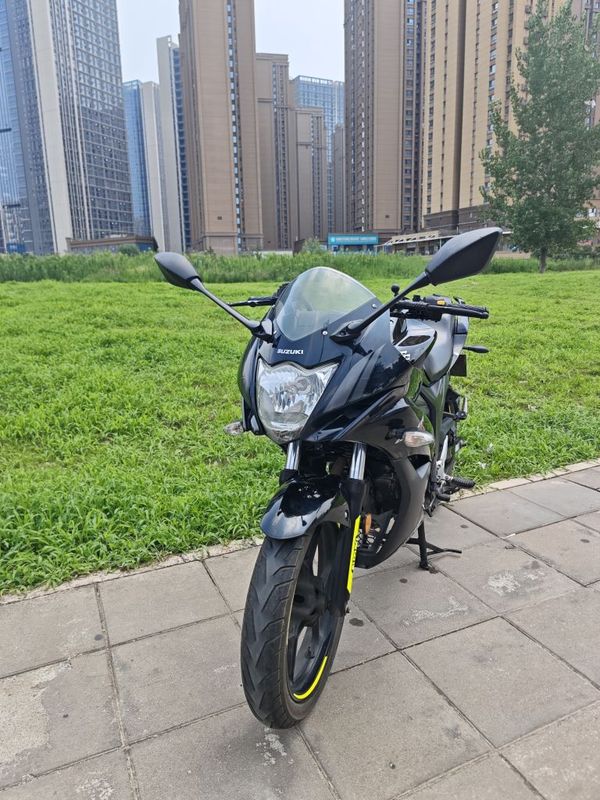 二手济南铃木极客飒 Gixxer 155