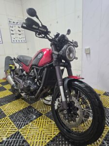 二手贝纳利幼狮 Leoncino 500