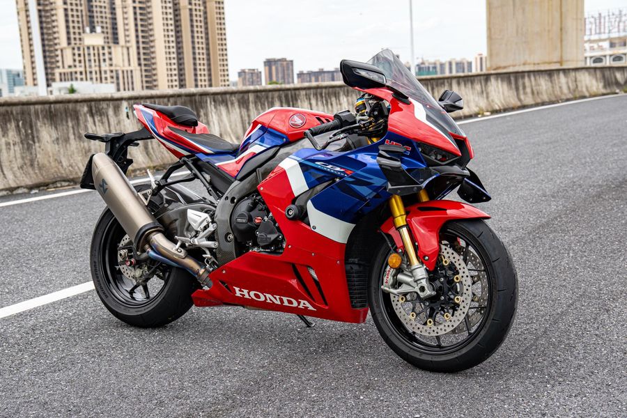 二手本田CBR 1000 RR-R