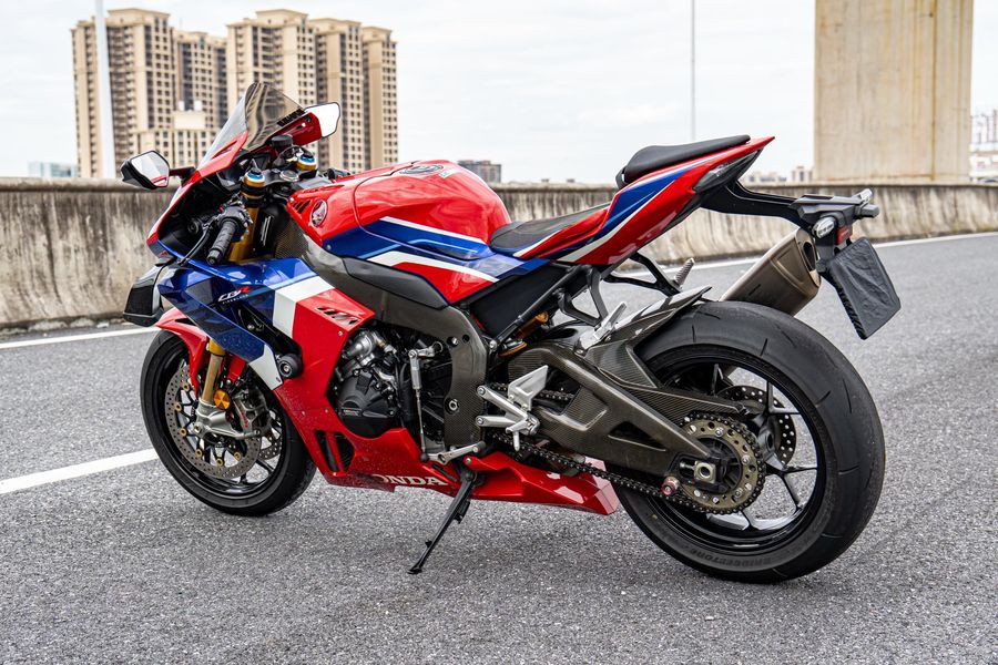 二手本田CBR 1000 RR-R