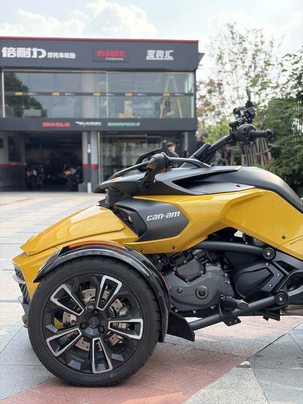 二手庞巴迪Spyder F3 