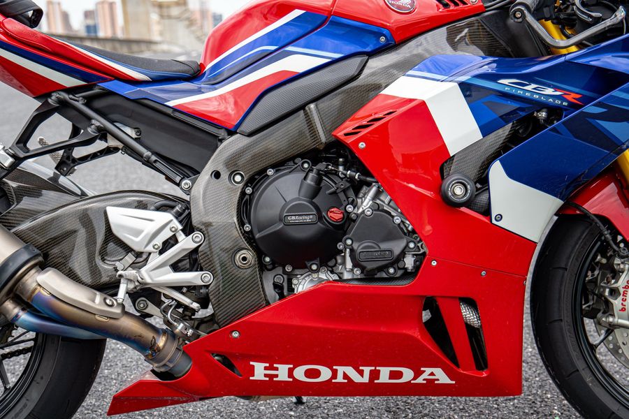 二手本田CBR 1000 RR-R