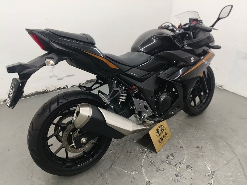 二手豪爵铃木GSX250R