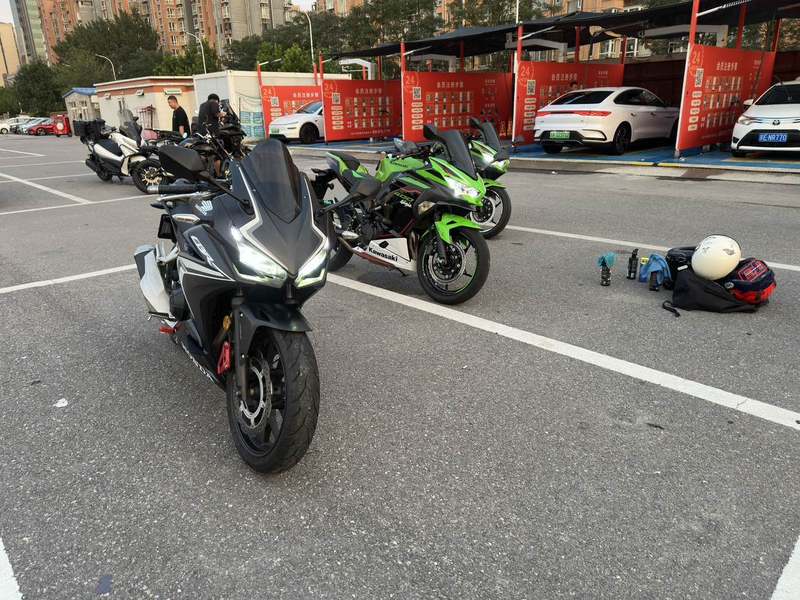 二手本田CBR400R