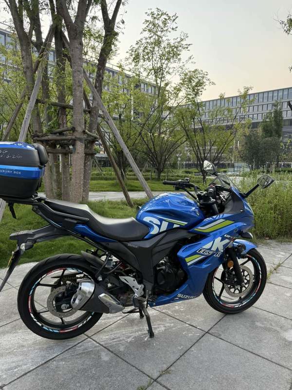 二手济南铃木极客飒 Gixxer 155