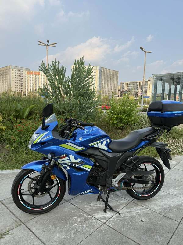 二手济南铃木极客飒 Gixxer 155