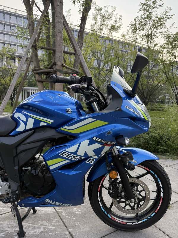 二手济南铃木极客飒 Gixxer 155