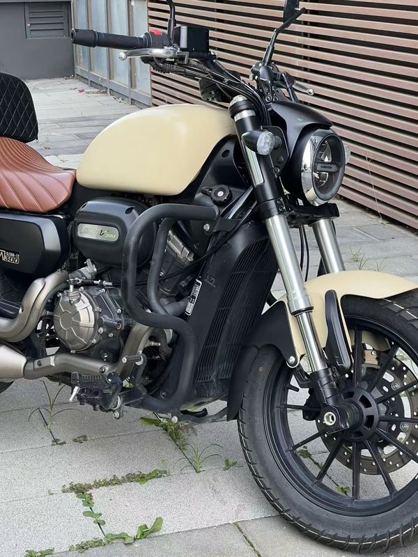 二手QJMOTOR闪300