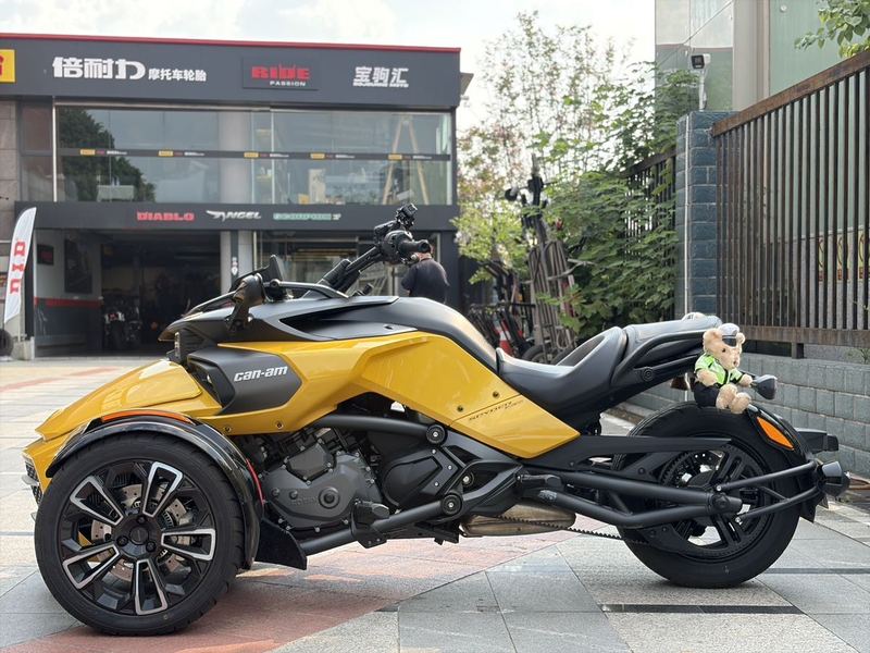 二手庞巴迪Spyder F3 